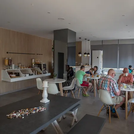 Готель Theofilos *