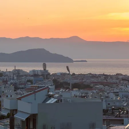 Готель Theofilos *