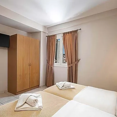 Hotell Theofilos *