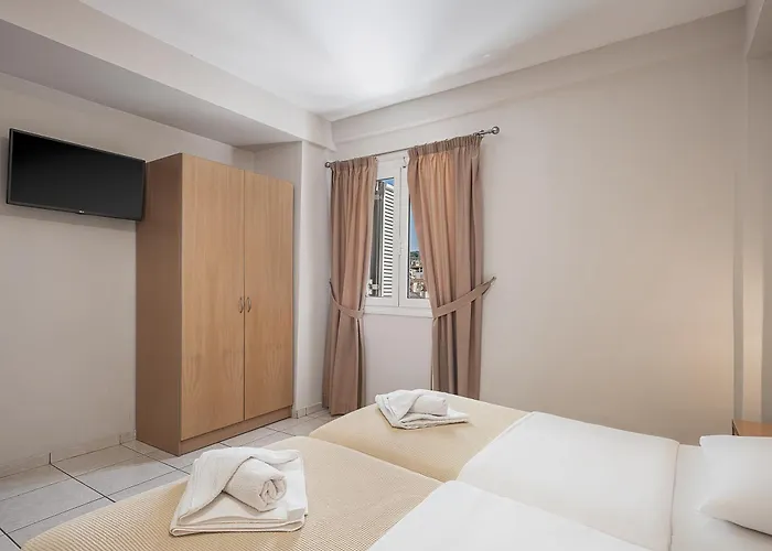 Otel Theofilos Hanya