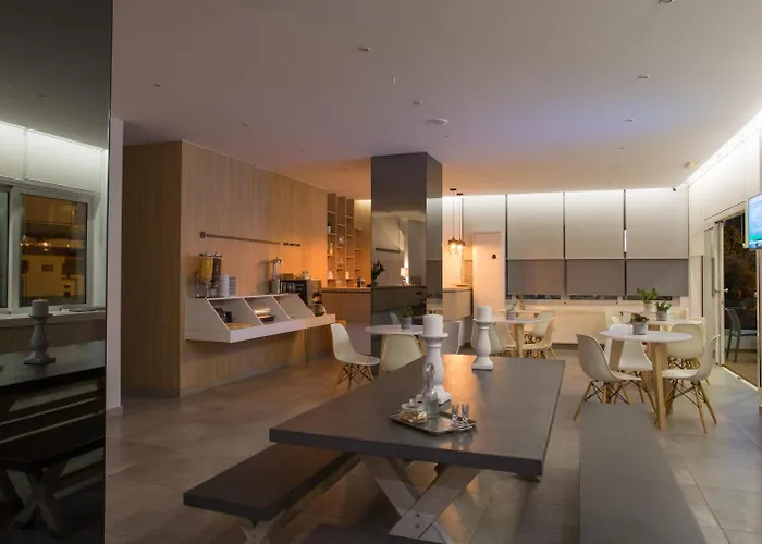 Theofilos Otel Hanya