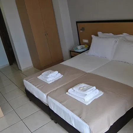 Theofilos Hotel *